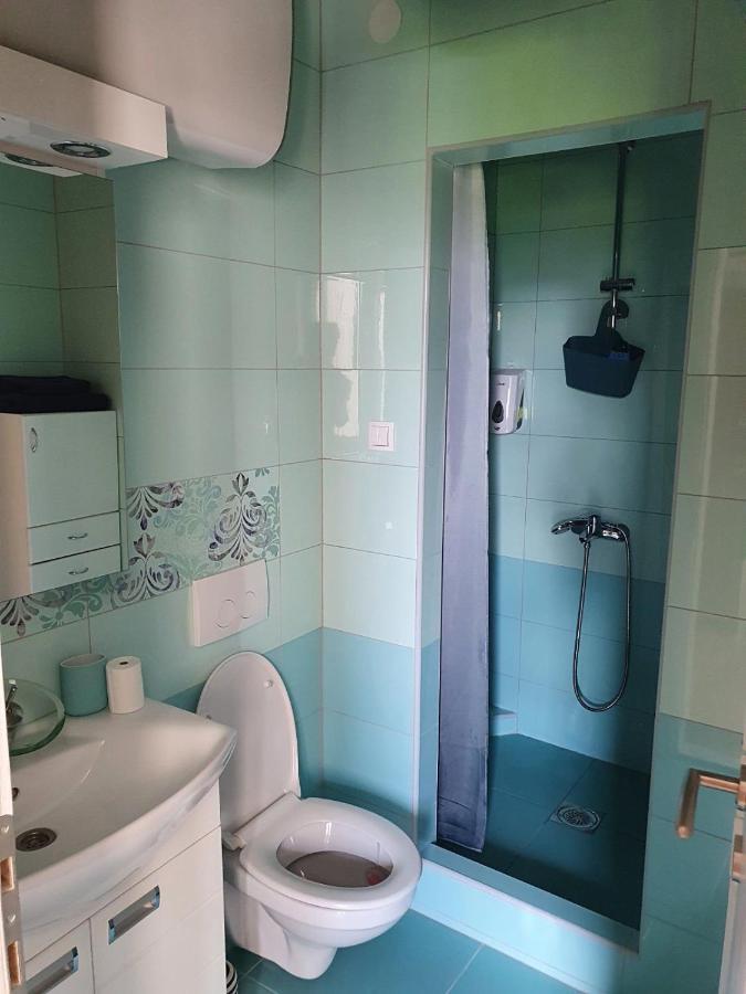 Alo Alo Apartman 6 Kruševac Esterno foto