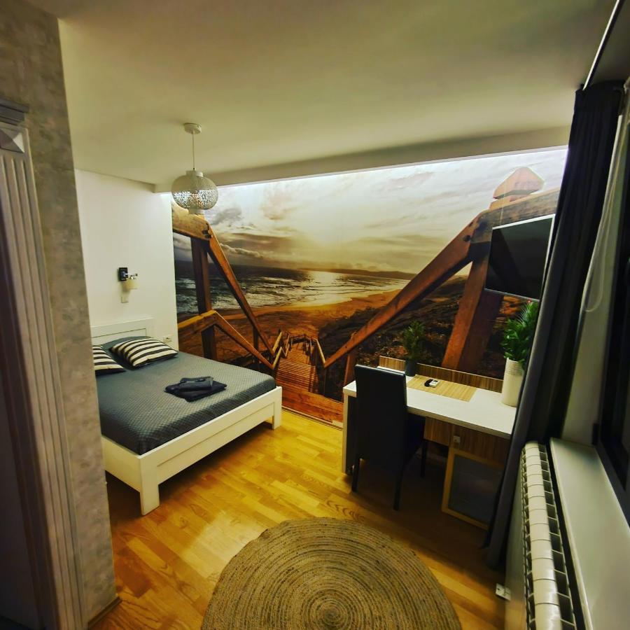 Alo Alo Apartman 6 Kruševac Esterno foto