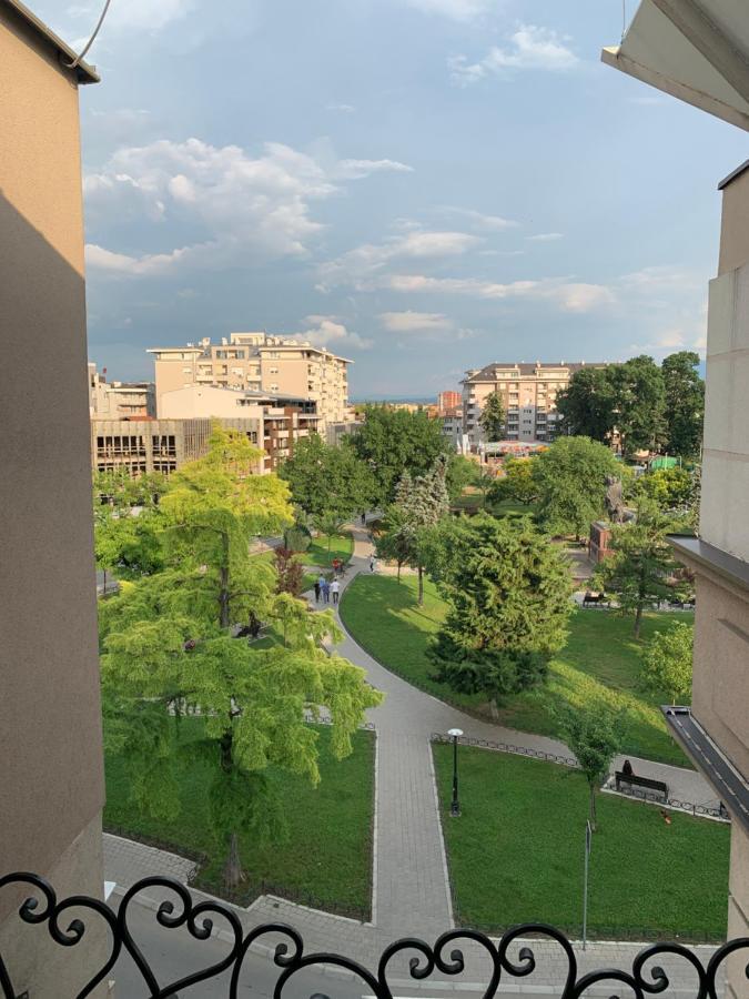 Alo Alo Apartman 6 Kruševac Esterno foto